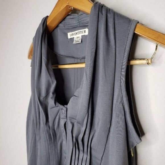 Love Stitch gray ruching buttoned scoop neckline tank top size small - Picture 7 of 14